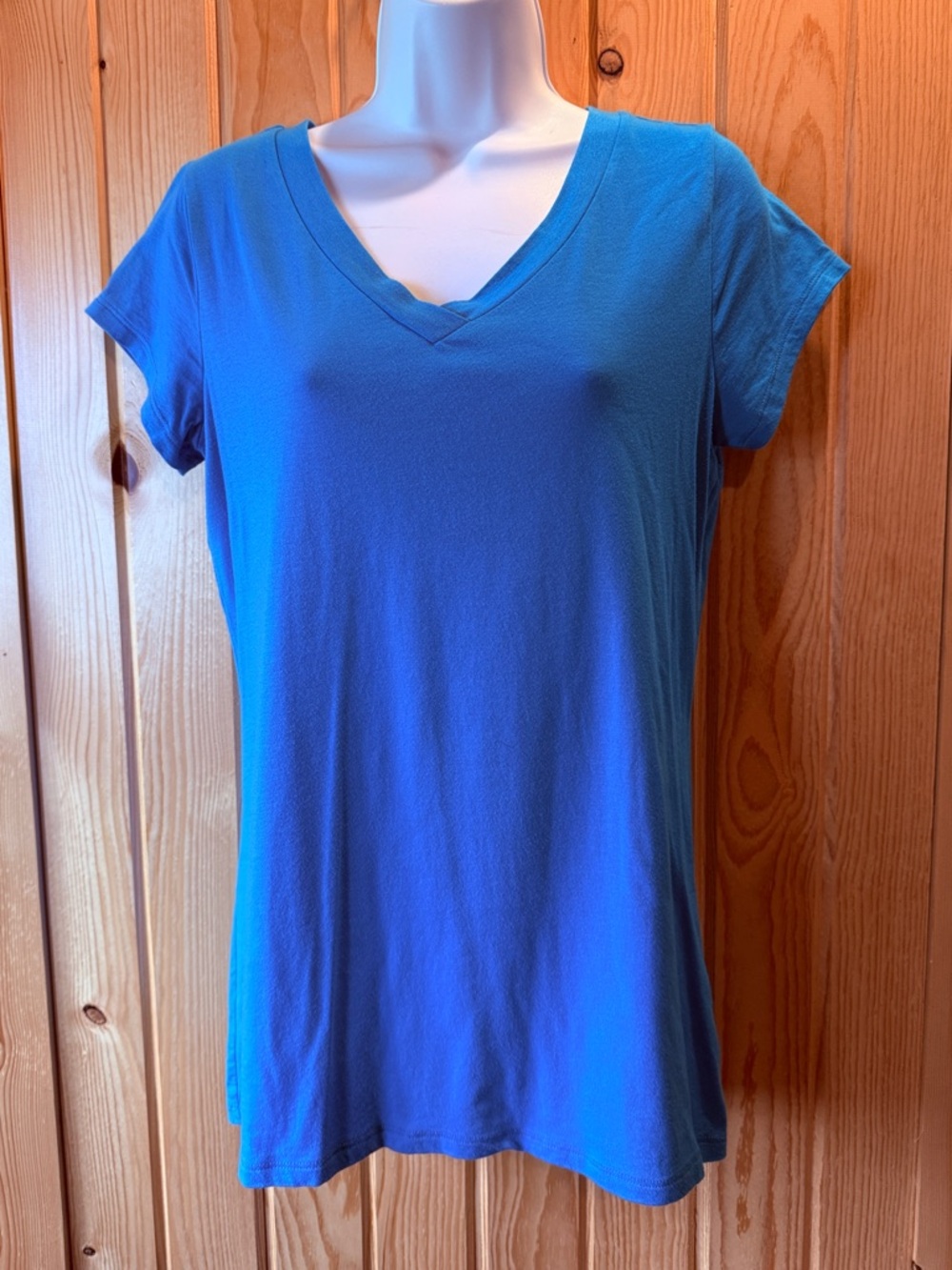 ANA MED BLUE V-neck short sleeve tee